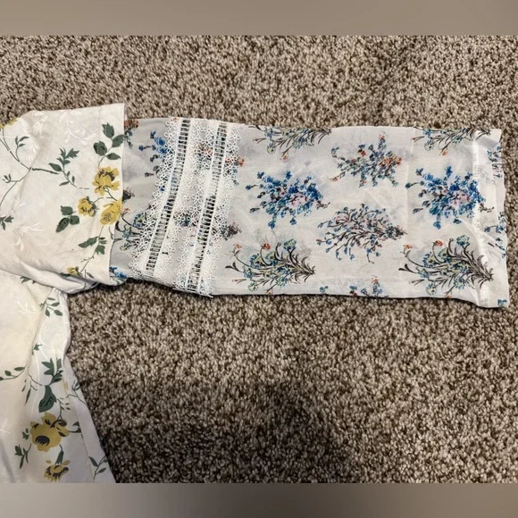 Sale🎉POL Layered Floral Tunic with Yellow & Blue Flowers and Lace Accent Sleeves - Picture 4 of 6